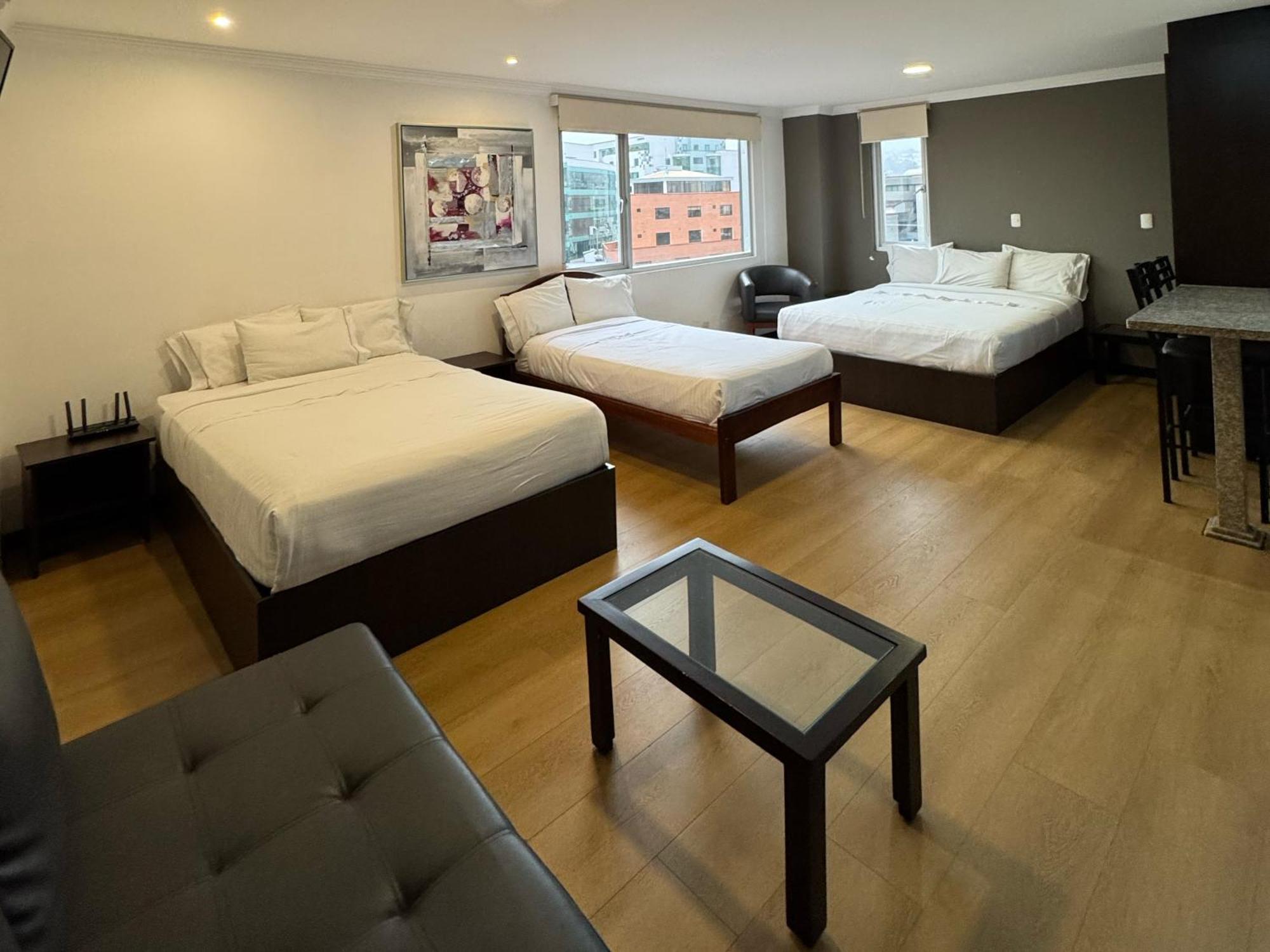 Gaviota Apartments & Suites Cuenca Luaran gambar
